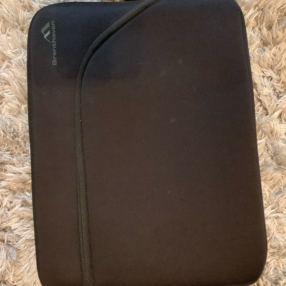 Brenthaven chrome book laptop case.